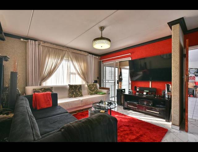 3 BEDROOM CLUSTER FOR SALE IN NEWMARKET